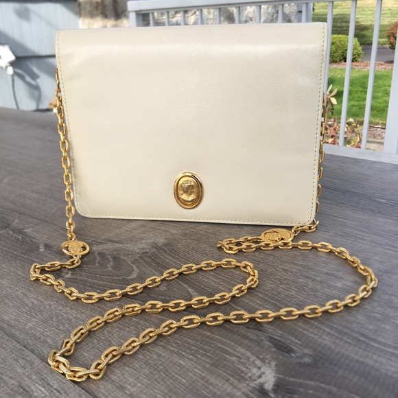 fellini Handbags - Fellini Italia Ivory gold chain purse